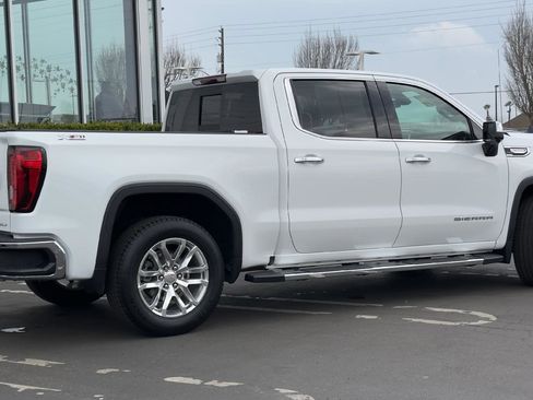Used 2021 GMC Sierra 1500 SLT image 4