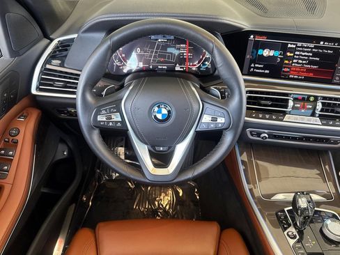 Certified 2023 BMW X5 xDrive45e w/ Executive Package AWD/4WD image 4