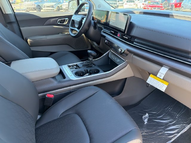 New 2027 Kia Carnival EX FWD image 21