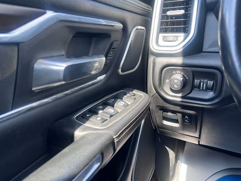 Used 2021 RAM 1500 Laramie AWD/4WD image 19