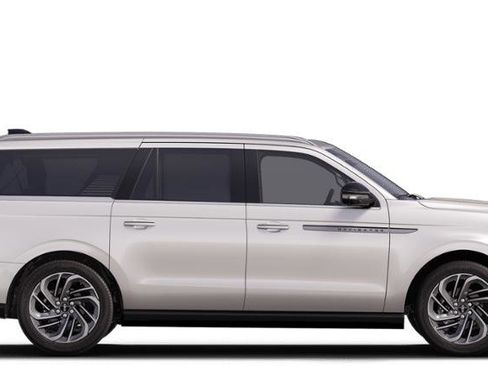 New 2025 Lincoln Navigator L Reserve image 28