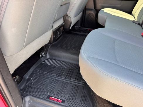 Used 2017 RAM 1500 Express AWD/4WD image 24