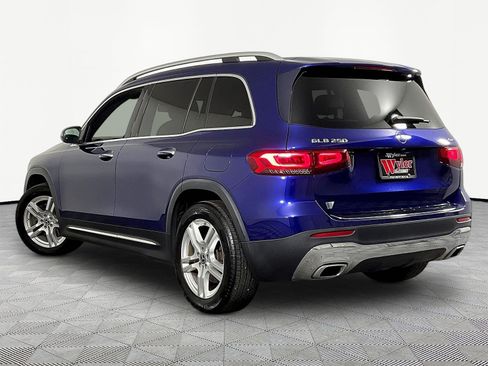 Used 2021 Mercedes-Benz GLB 250 4MATIC image 4