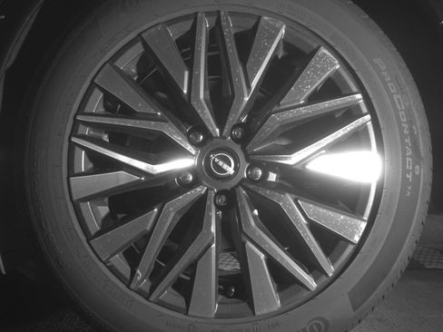 Used 2025 Nissan Altima 2.5 SV image 14