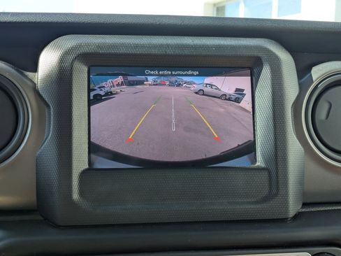 Used 2022 Jeep Wrangler Unlimited Sport image 24