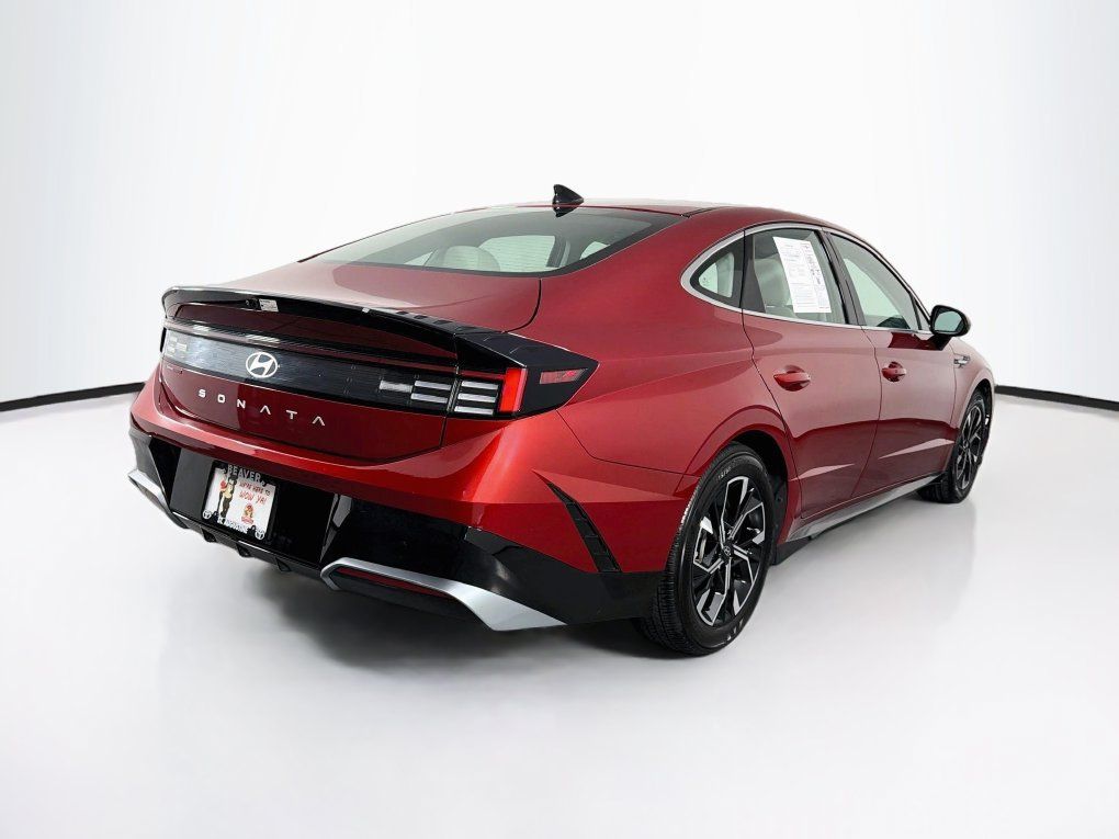 Used 2025 Hyundai Sonata SEL FWD image 10