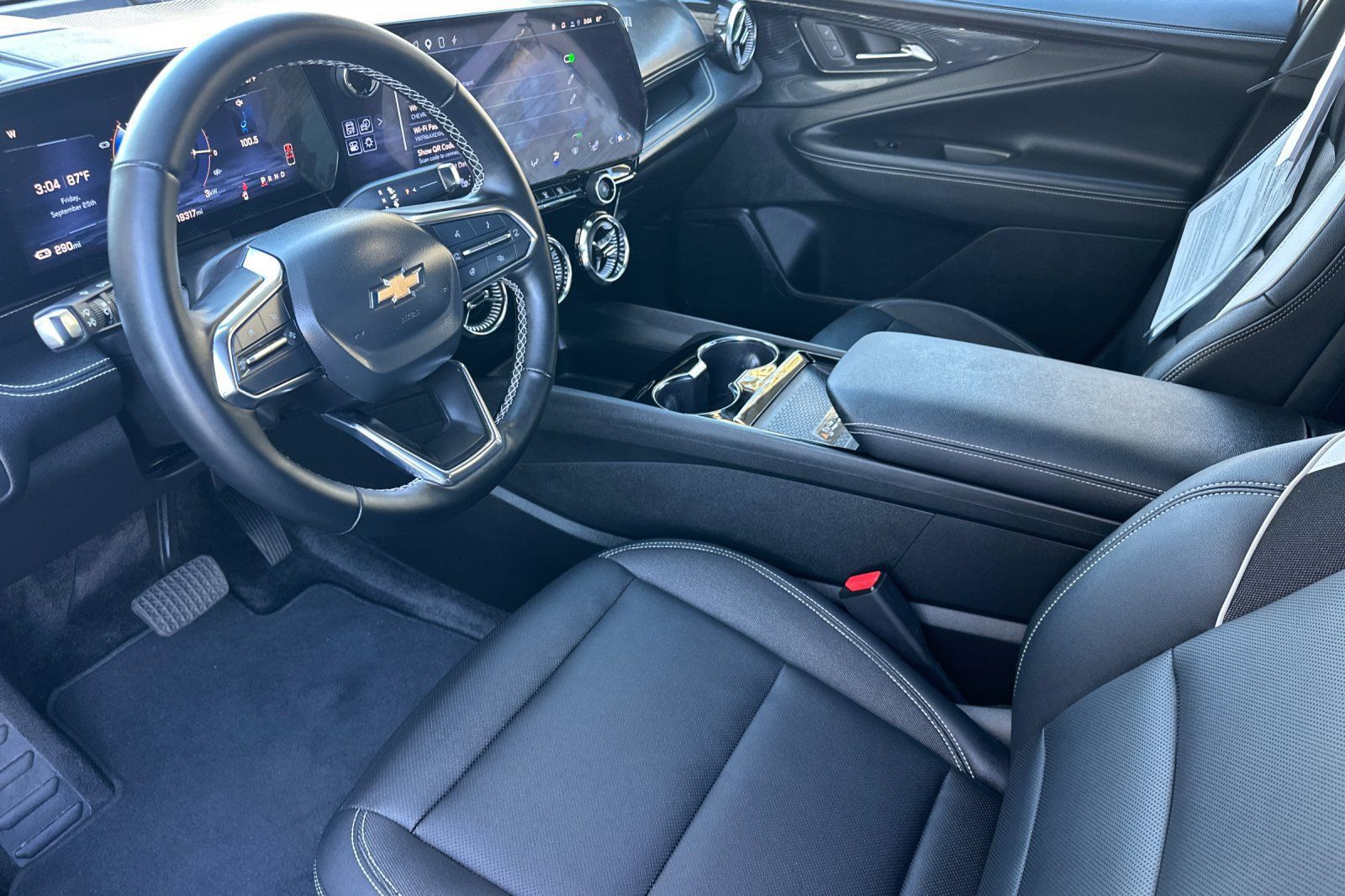 Used 2024 Chevrolet Blazer EV LT AWD/4WD image 10
