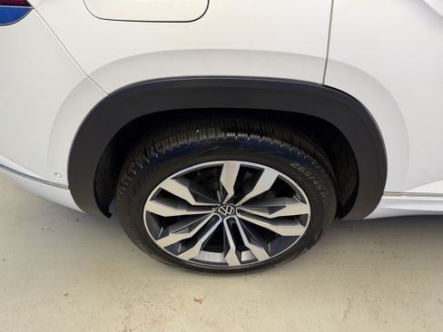 Used 2023 Volkswagen Atlas Cross Sport SEL Premium R-Line AWD/4WD image 8