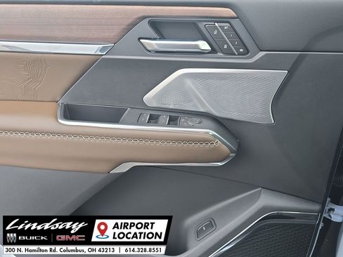 New 2026 GMC Acadia Denali Ultimate w/ LPO, Floor Liner Package AWD/4WD image 24