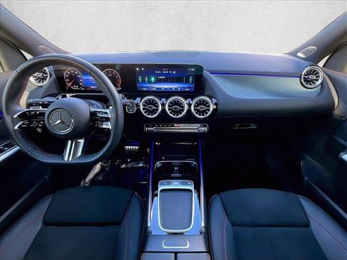 Used 2025 Mercedes-Benz GLA 250 image 16