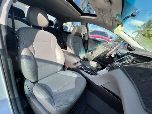 Used 2011 Hyundai Sonata SE w/ Navigation & Sunroof Pkg 4 FWD image 21