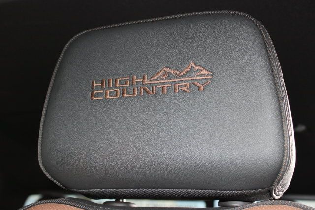 Used 2024 Chevrolet Silverado 2500 High Country w/ Technology Package AWD/4WD image 30