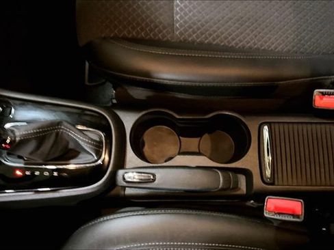 Used 2022 Buick Encore Preferred w/ Safety Package image 32