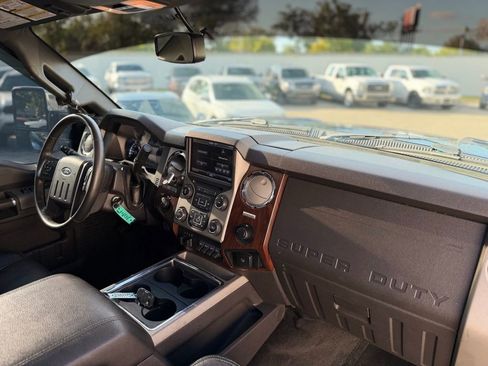 Used 2016 Ford F250 Lariat w/ Lariat Ultimate Package AWD/4WD image 18