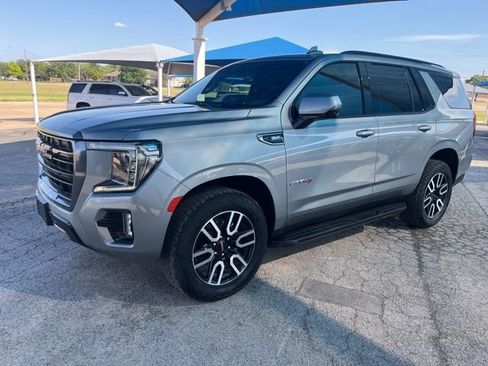 Used 2024 GMC Yukon AT4 w/ Technology Package AWD/4WD image 1