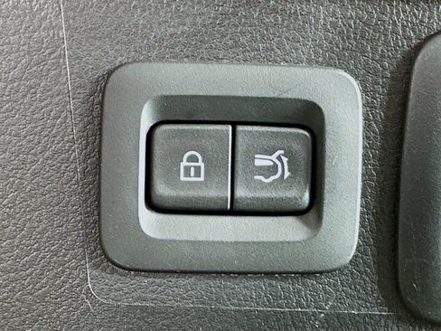 Used 2025 MAZDA CX-50 AWD 2.5 S w/ Premium Package image 29