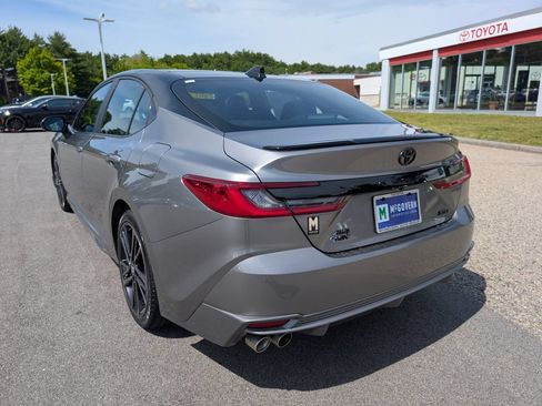 Used 2025 Toyota Camry XSE AWD/4WD image 3
