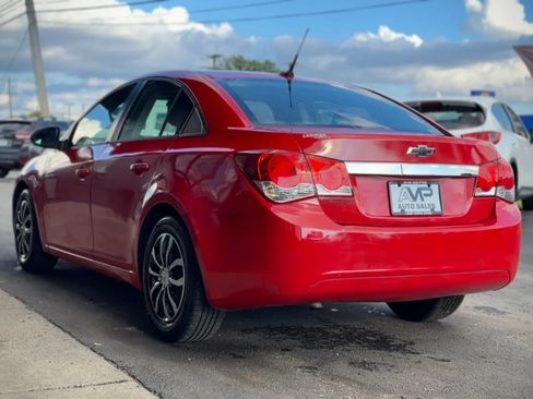 Used 2014 Chevrolet Cruze LS FWD image 4