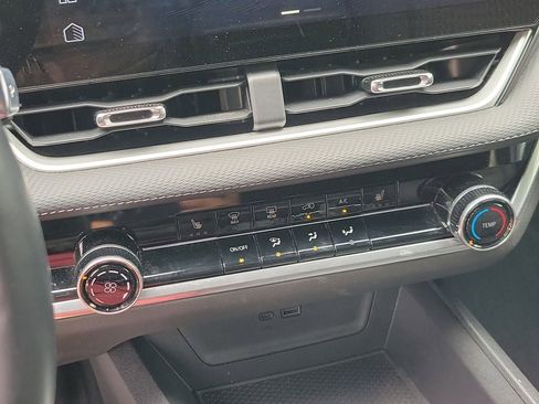 Used 2025 Chevrolet Equinox LT image 24