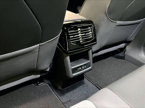 New 2026 Volkswagen ID.4 Pro image 16