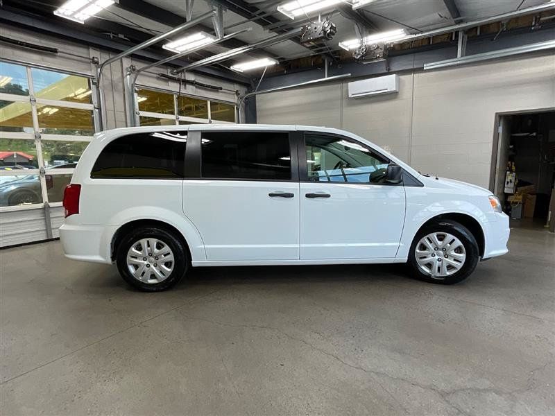 Used 2020 Dodge Grand Caravan SE FWD image 6