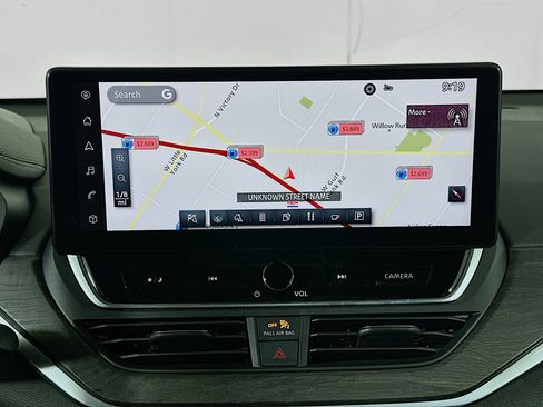 Used 2023 Nissan Altima 2.5 SV w/ SV Premium Package image 21