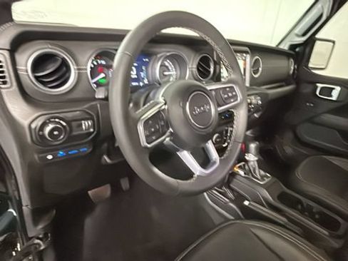Used 2023 Jeep Wrangler Unlimited Sahara AWD/4WD image 10