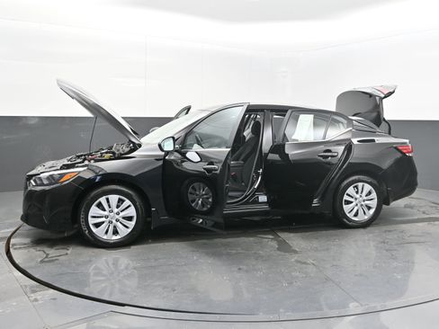 Certified 2025 Nissan Sentra S image 39