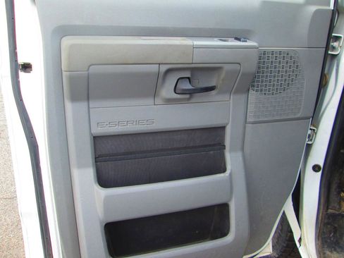 Used 2012 Ford E-250 and Econoline 250 w/ Commercial Cargo Van Pkg image 3