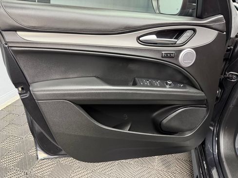 Used 2024 Alfa Romeo Stelvio Veloce AWD/4WD image 36