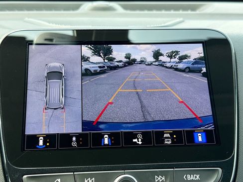 Used 2024 Chevrolet Equinox Premier FWD image 18
