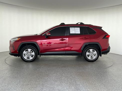 Used 2025 Toyota RAV4 XLE AWD/4WD image 7