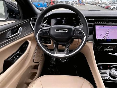 Used 2023 Jeep Grand Cherokee 4WD 4xe image 4