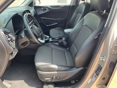 Used 2020 Kia Soul EX w/ Option Group 015 FWD image 23