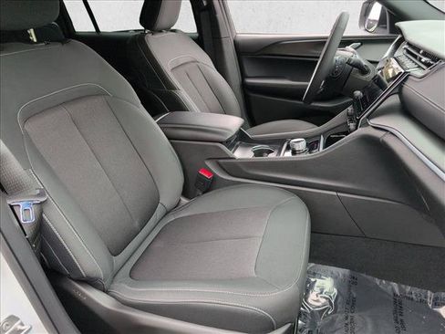 Used 2025 Jeep Grand Cherokee L Laredo RWD image 24