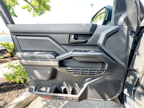 New 2025 Toyota Tacoma SR5 AWD/4WD image 15