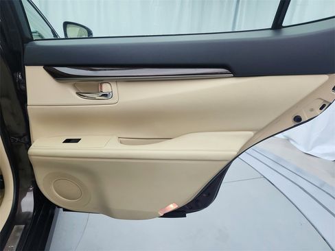 Used 2014 Lexus ES 350 image 29