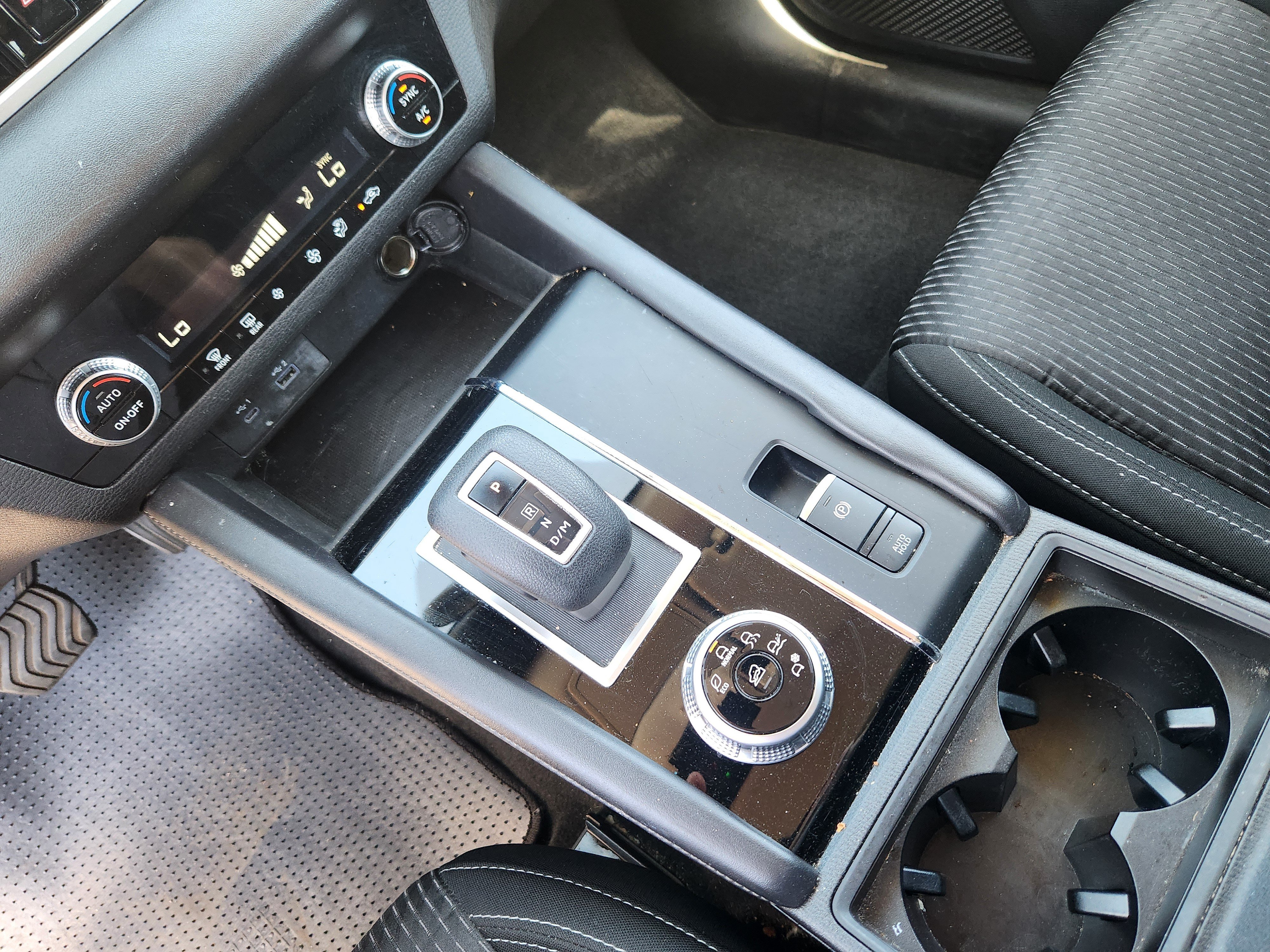 Used 2023 Mitsubishi Outlander ES FWD image 14