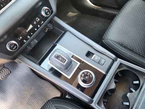 Used 2023 Mitsubishi Outlander ES FWD image 14