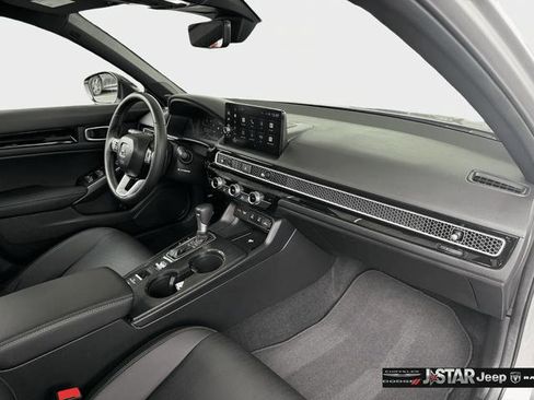 Used 2025 Honda Civic Sport image 22