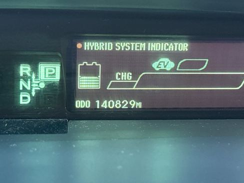 Used 2015 Toyota Prius Five FWD image 25