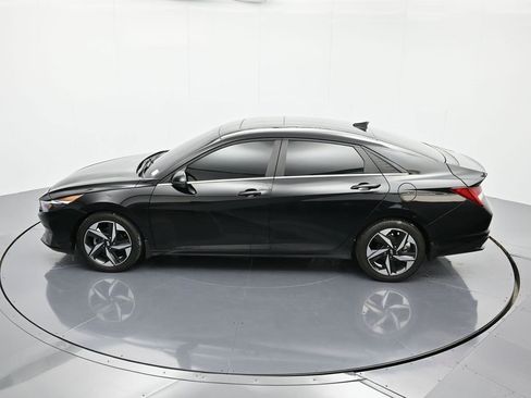 Used 2023 Hyundai Elantra Limited image 35