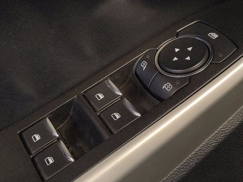 Used 2020 Ford Explorer XLT w/ Equipment Group 202A image 27