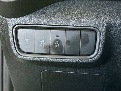 Used 2025 Kia Soul LX w/ LX Technology Package image 17