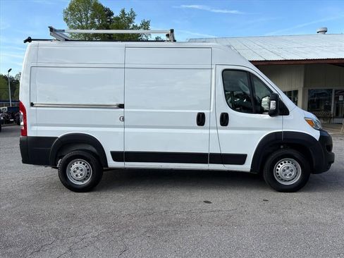 Used 2024 RAM ProMaster 2500 FWD image 3