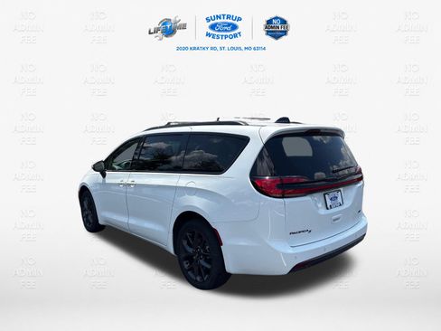 Used 2023 Chrysler Pacifica Touring-L w/ S Appearance Package AWD/4WD image 11