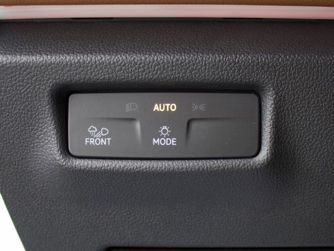 Used 2025 Volkswagen Tiguan SEL R-Line AWD/4WD image 13