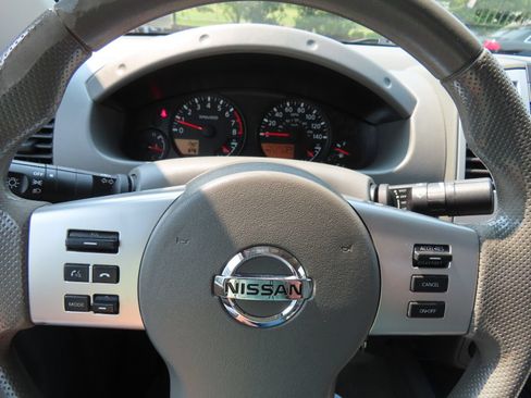 Used 2015 Nissan Frontier SV AWD/4WD image 17