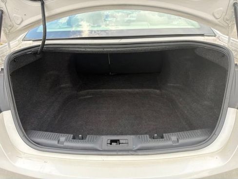 Used 2015 Ford Taurus Limited w/ Equipment Group 301A FWD image 23