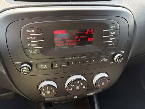 Used 2015 Kia Soul FWD image 16